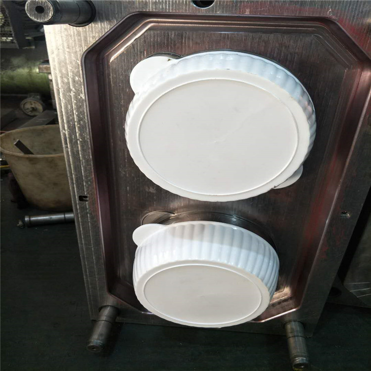 带帽檐盖子模具及产品